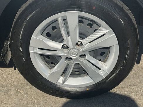 Used 2024 Nissan Kicks S FWD image 8