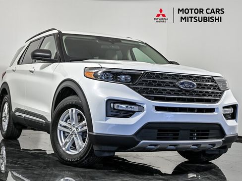 Used 2022 Ford Explorer XLT w/ Equipment Group 202A AWD/4WD image 1