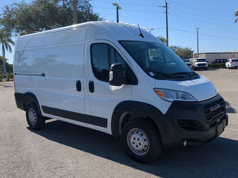 Used 2023 RAM ProMaster 2500 w/ Convenience Group image 2