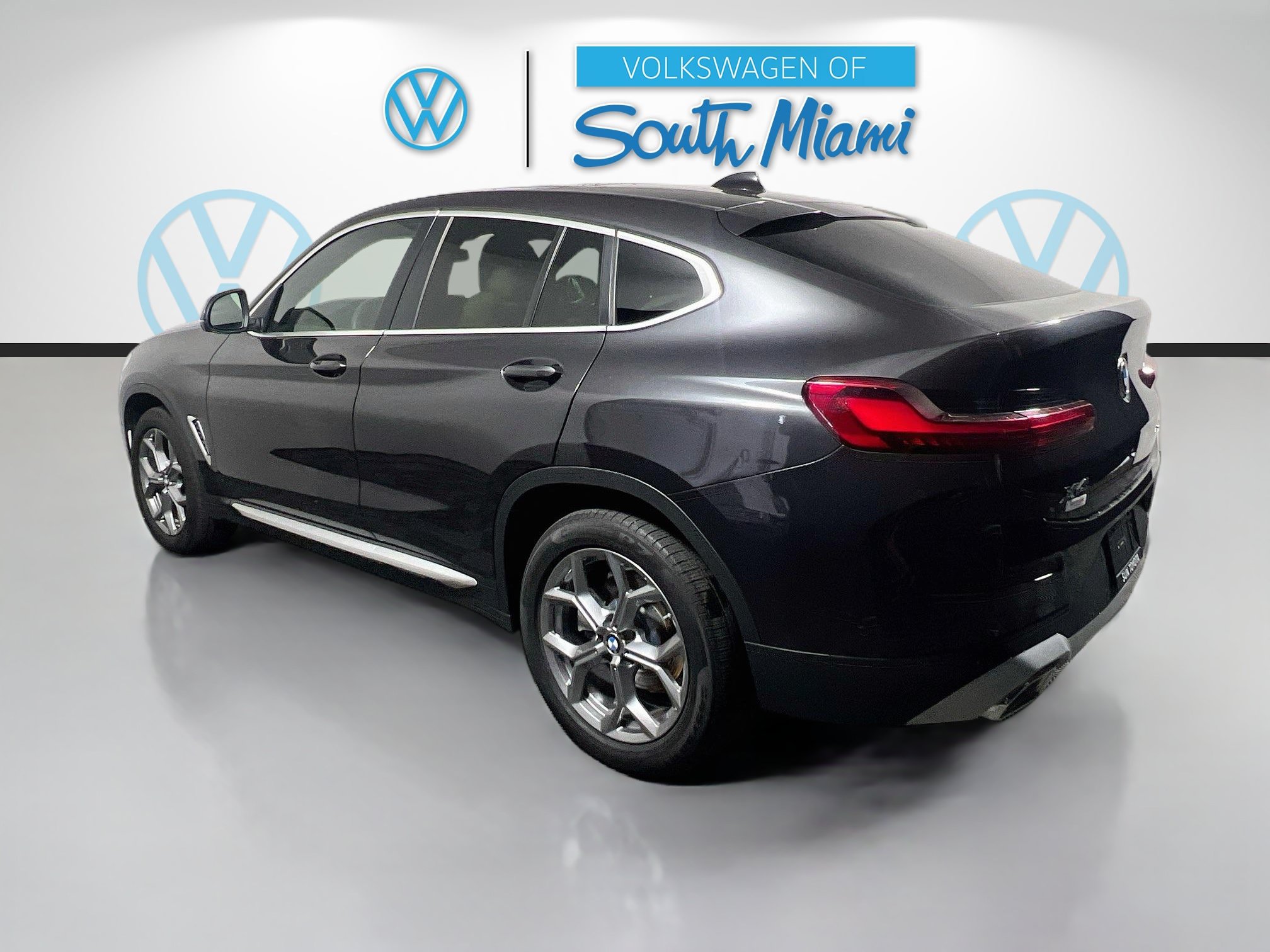 Used 2025 BMW X4 xDrive30i AWD/4WD image 5