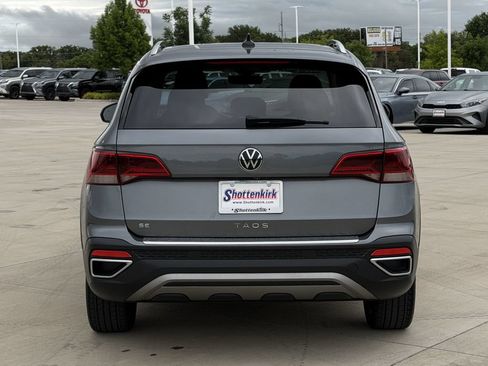 Used 2023 Volkswagen Taos SE FWD image 5