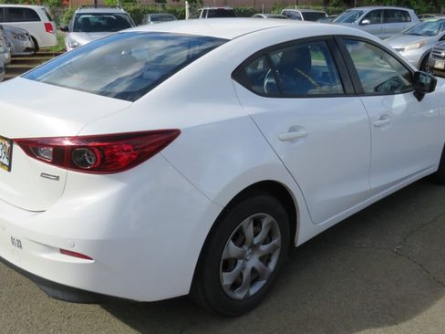 Used 2014 MAZDA MAZDA3 i SV FWD image 6