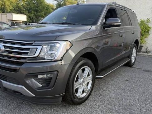 Used 2020 Ford Expedition XLT w/ Equipment Group 202A AWD/4WD image 3