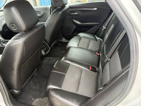 Used 2018 Chevrolet Impala LT FWD image 10
