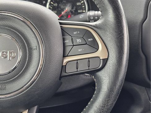 Used 2016 Jeep Renegade Limited FWD image 27
