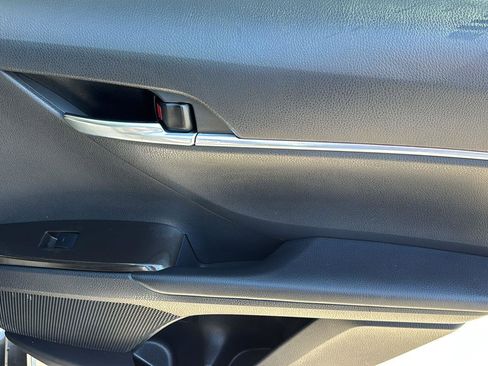 Used 2021 Toyota Camry SE image 18