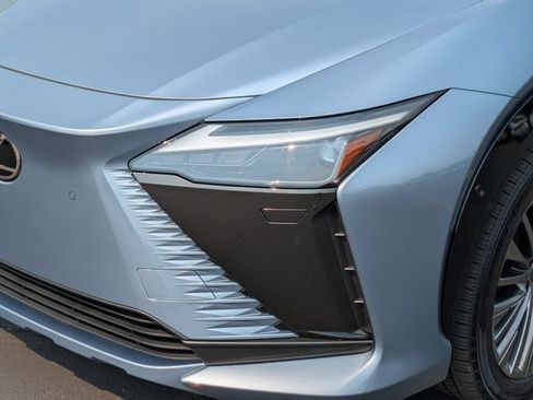 Used 2023 Lexus RZ 450e Premium w/ Accessory Package (2T) AWD/4WD image 9