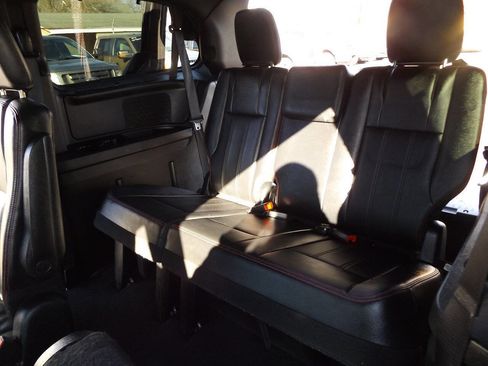 Used 2017 Dodge Grand Caravan GT image 16