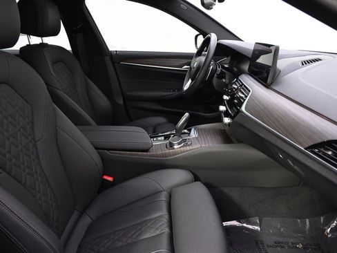 Used 2023 BMW 540i w/ Convenience Package image 16