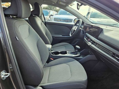 Certified 2025 Kia K4 LXS image 18