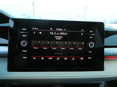 New 2026 Volkswagen Taos SEL AWD/4WD image 25