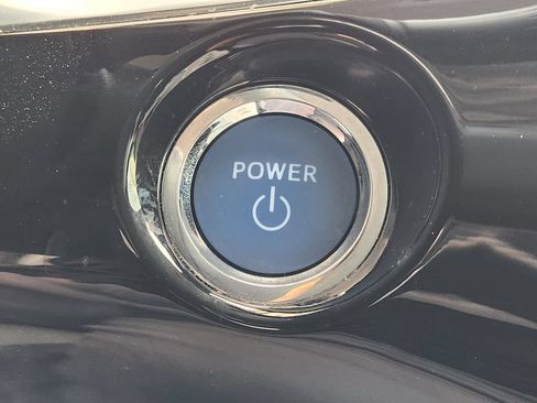 Used 2017 Toyota Prius Prime Advanced FWD image 19