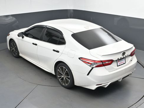 Certified 2020 Toyota Camry SE image 35