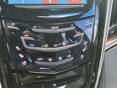 Used 2019 Cadillac Escalade ESV Premium Luxury image 28