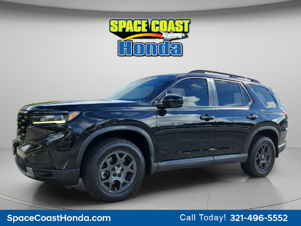 Certified 2025 Honda Pilot TrailSport image 9
