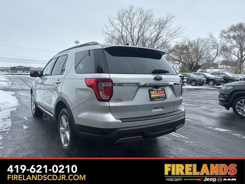 Used 2019 Ford Explorer XLT image 10
