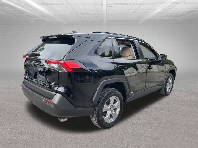 Used 2025 Toyota RAV4 LE AWD/4WD image 10