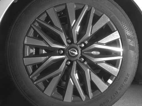 Used 2025 Nissan Altima 2.5 SV FWD image 12