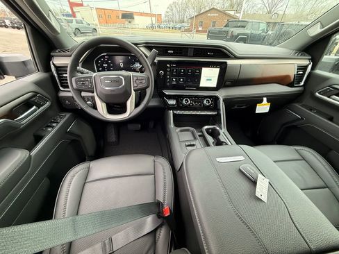 New 2026 GMC Sierra 2500 Denali w/ Denali Reserve Package image 13