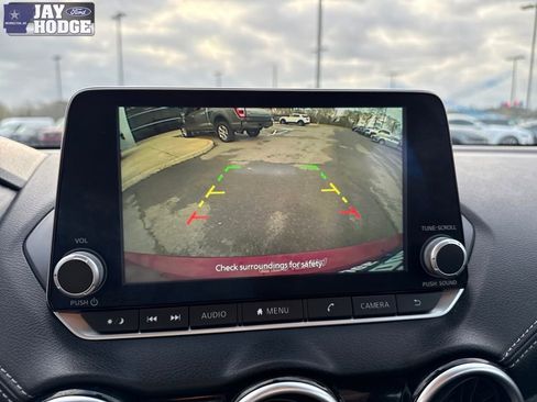 Used 2024 Nissan Sentra SV w/ Lighting Package image 24