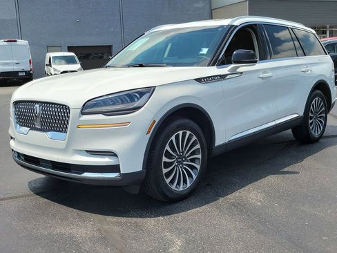 Certified 2023 Lincoln Aviator AWD w/ Premium Package image 8