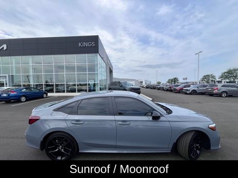Used 2025 Honda Civic Sport image 2
