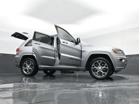 Used 2020 Jeep Grand Cherokee Overland AWD/4WD image 35