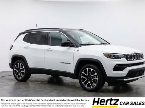 Used 2025 Jeep Compass Trailhawk w/ Trailer Tow Group AWD/4WD image 1