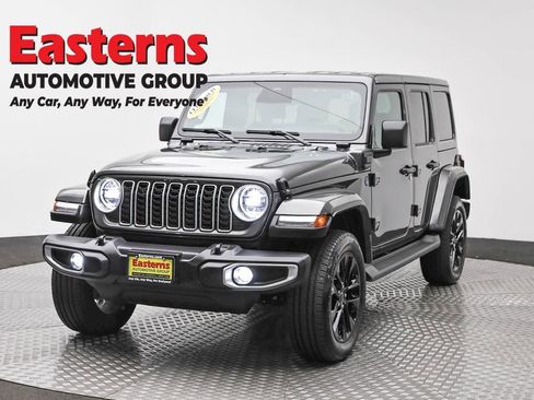 Used 2025 Jeep Wrangler Unlimited Sahara AWD/4WD image 1