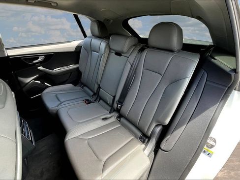 Used 2020 Audi Q8 Premium Plus w/ Premium Plus Package AWD/4WD image 22