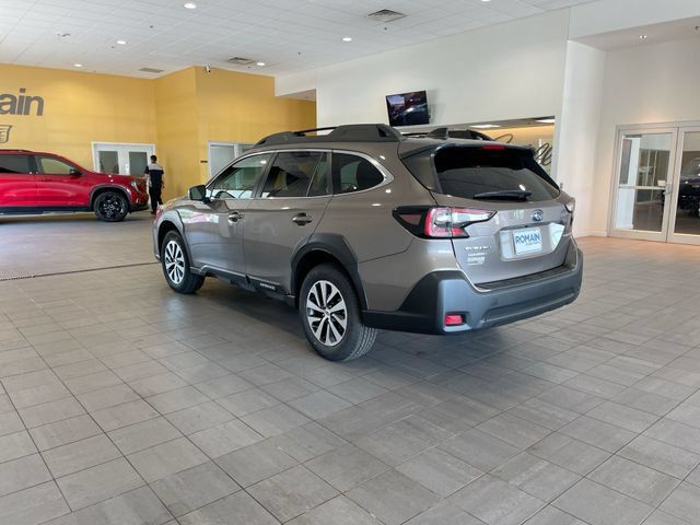 Certified 2024 Subaru Outback Premium AWD/4WD image 3