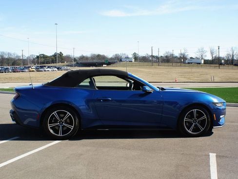 Used 2024 Ford Mustang Premium image 19