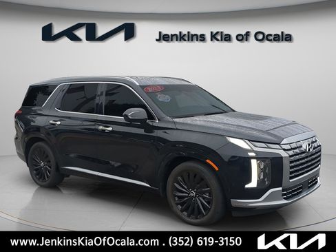 Used 2023 Hyundai Palisade Calligraphy image 3