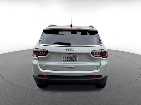 Used 2025 Jeep Compass Limited image 11