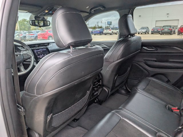 Used 2024 Jeep Grand Cherokee Altitude RWD image 24