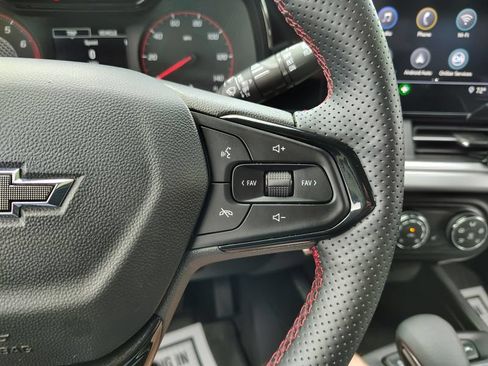 Certified 2024 Chevrolet Trax RS FWD image 23