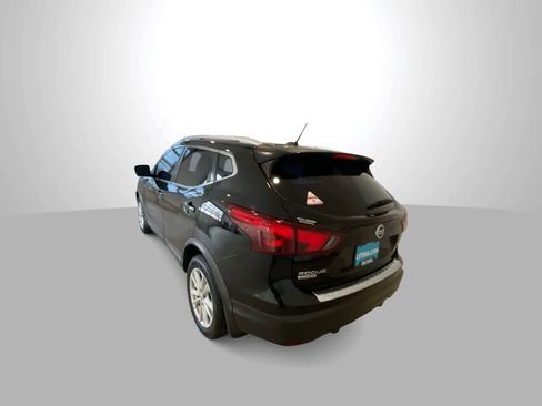 Used 2017 Nissan Rogue Sport SV w/ SV Premium Package image 6