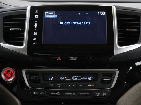Used 2018 Honda Pilot Elite image 16