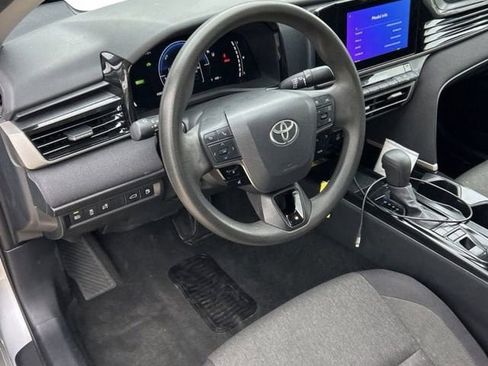 Used 2025 Toyota Camry LE image 19
