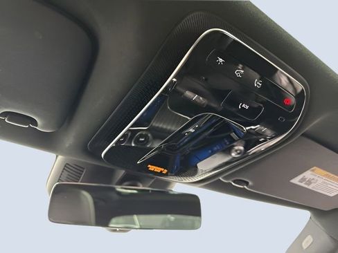 Used 2025 Mercedes-Benz C 300 4MATIC Sedan image 28