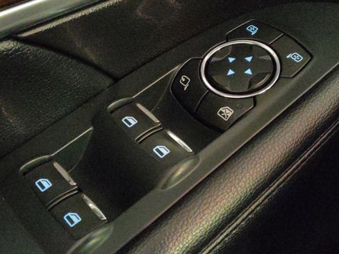 Used 2018 Ford Explorer Limited w/ Equipment Group 301A FWD image 27