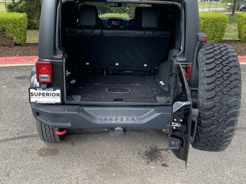 Used 2016 Jeep Wrangler Unlimited Rubicon AWD/4WD image 9
