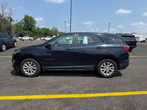 Used 2020 Chevrolet Equinox LS FWD image 2