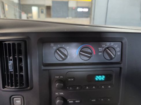 Used 2007 Chevrolet Express 1500 RWD image 36