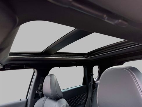 Used 2023 Mitsubishi Outlander AWD image 23