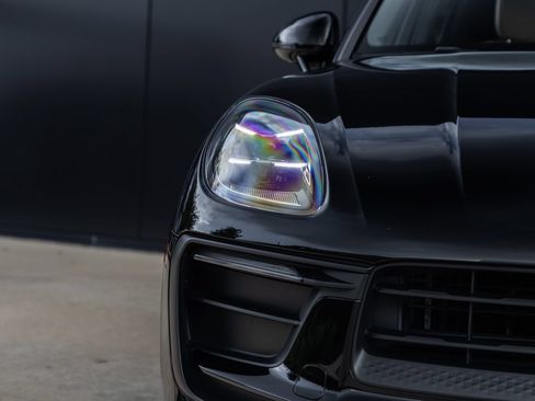 Certified 2024 Porsche Macan AWD/4WD image 19