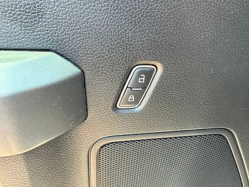 Used 2018 Ford F150 XLT w/ Equipment Group 301A Mid RWD image 18
