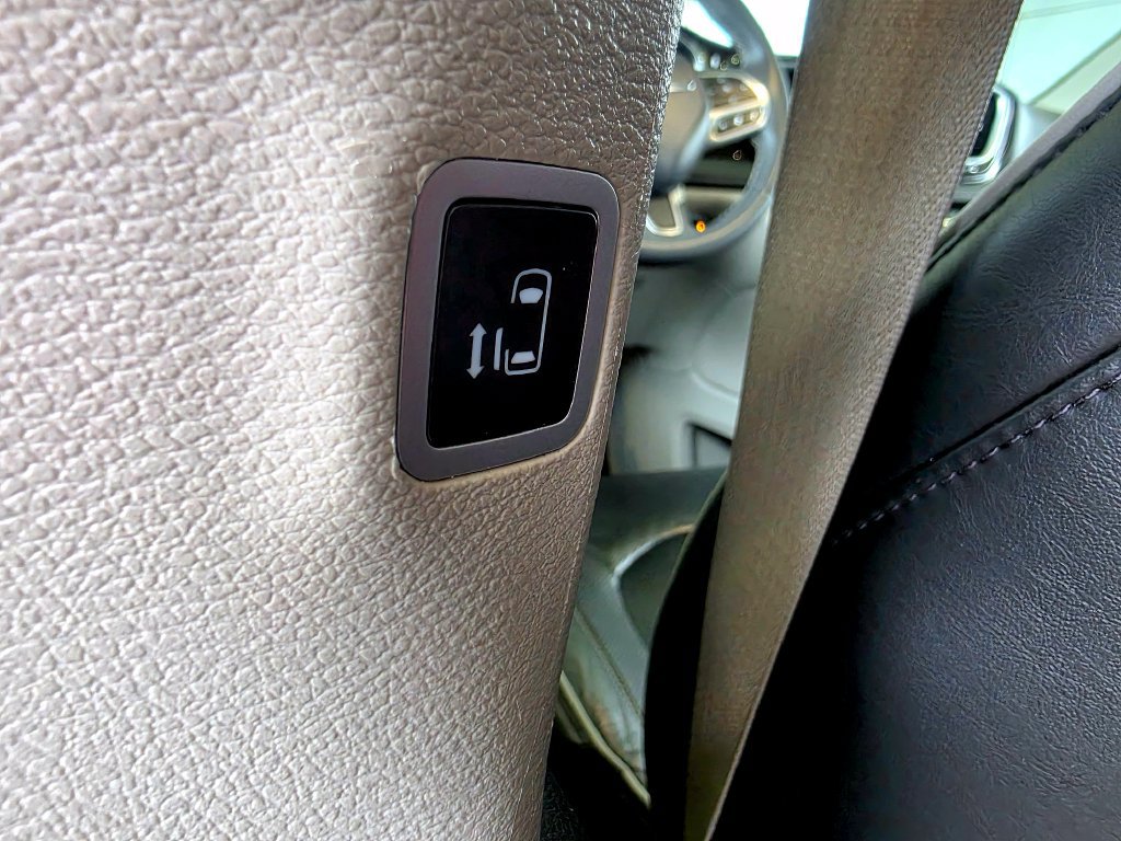 Used 2023 Chrysler Pacifica Limited FWD image 73