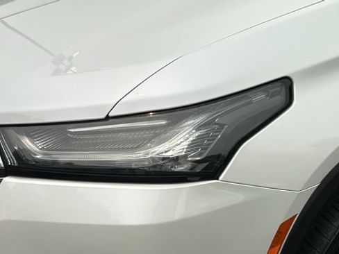 Used 2022 Chevrolet Traverse LT AWD/4WD image 7