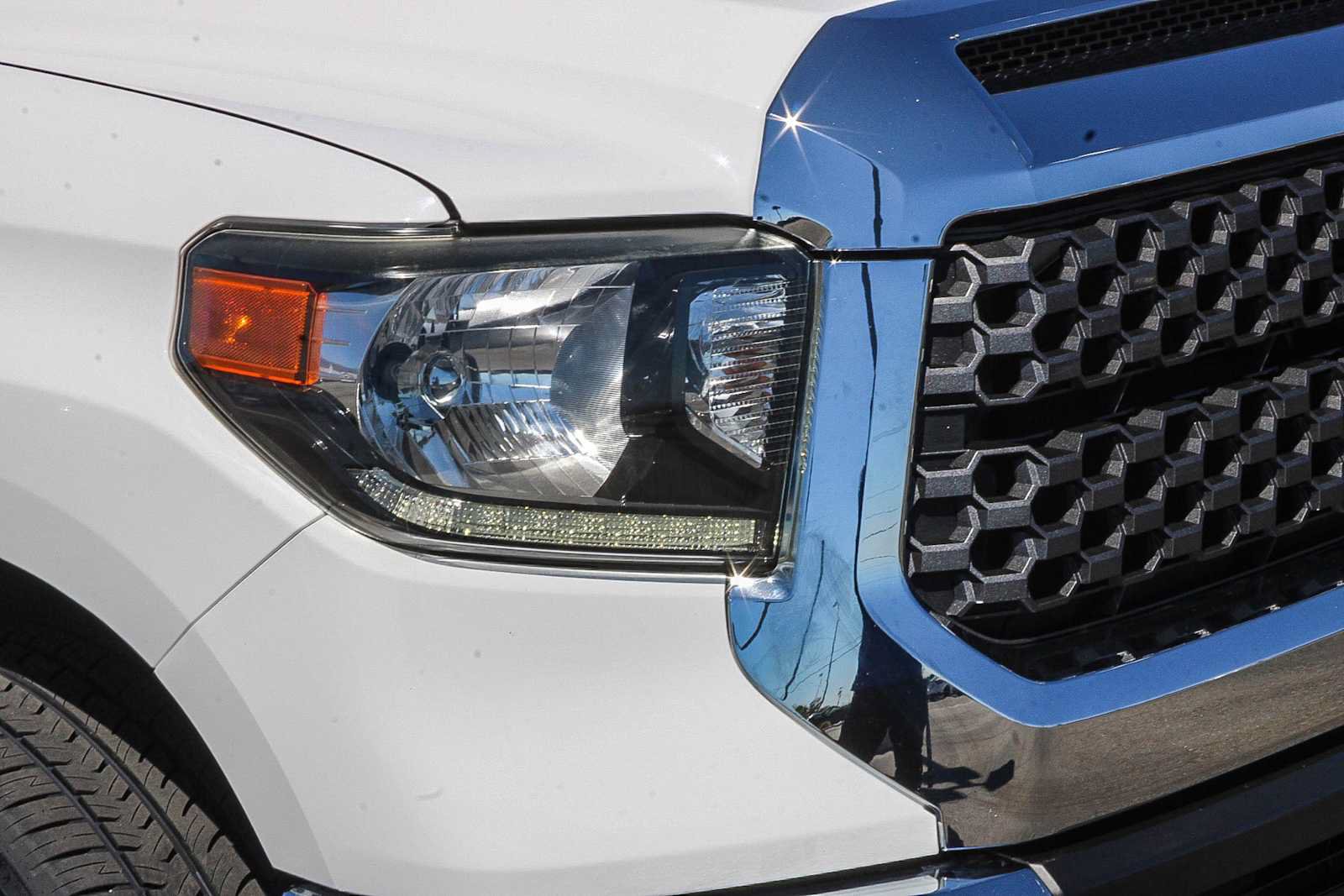 Used 2019 Toyota Tundra SR5 w/ SR5 Upgrade Package RWD image 7